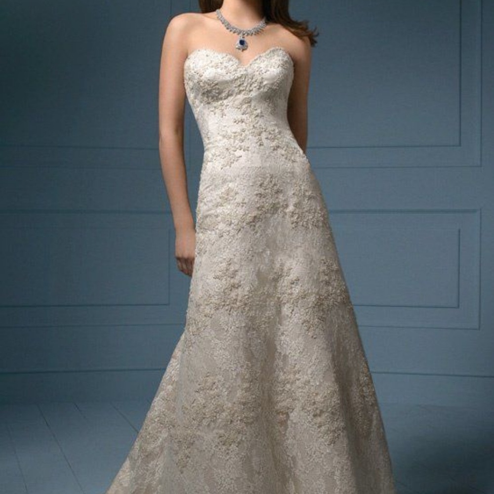 Alfred Angelo wedding dress. Size 0-1